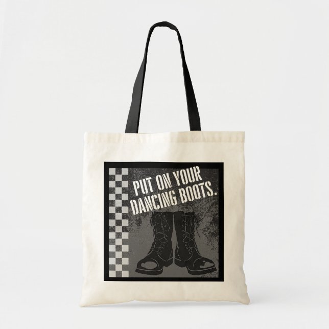 Bolsa Tote Roupa de duas tonalidades vestida com suas botas d (Frente)