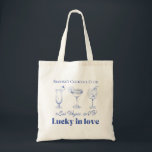Bolsa Tote Saco de Tote da Bachelorette Vegas<br><div class="desc">"Lucky in Love" temou as malas de tote para combinar com a sua festa de solteira! Esses acessórios personalizáveis e temáticos de Las Vegas fazem presentes perfeitos para as damas de honra. Mude as cores, o nome da noiva, algumas das fontes, o tipo de saco de tote etc. e faça...</div>