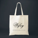 Bolsa Tote Saco | Wifey<br><div class="desc">Ensaque com coração e título para a noiva ou o participante no partido nupcial. Diminua o tamanho do texto para manter o título dentro das linhas de impressão vermelhas. Veja a opinião do impressão antes de imprimir.</div>