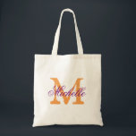 Bolsa Tote Sacos de tote de casamento de monograma roxo e lar<br><div class="desc">Saco de tote de casamento roxo e laranja com monograma personalizado. Design de monograma com estilo quic de vindima. Personalizar para a comitiva de noivas; madrinhas, floristas, madrinhas de casamento, mãe da noiva, mãe do noivo, noiva da equipe, convidados etc. Tipografia de script elegante para nome. Nome russo inicial. Também...</div>