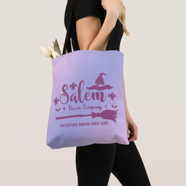 Bolsa Tote Salem Broom Company Blue and Purple Halloween (Close Up)