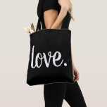 Bolsa Tote script chic LOVE.<br><div class="desc">AMOR | AFETAÇÃO | SERENE | FELIZ | DESIGN DE TIPOGRAFIA CURSIVA DE SCRIPT CHIC CUTE | O AMOR NUNCA TERMINA | Então agora a fé, a esperança e o amor obedecem a estes três; mas o maior deles é o amor. 1 Corintianos 13:8-13 | esperança | fé | crê...</div>