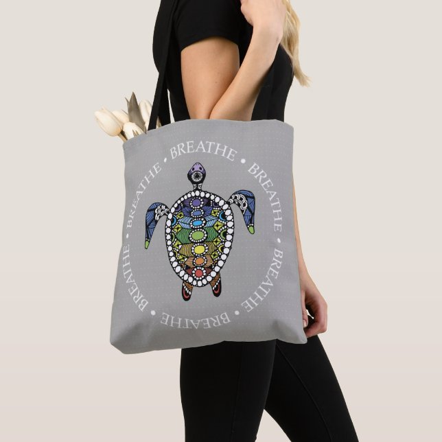 Bolsa Tote Serenidade Tartaruga Chakras (Close Up)