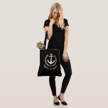 Bolsa Tote Seu nome de boi Anchor Dourado Laurel Star Grande<br><div class="desc">Um saco de na moda com seu nome personalizado, nome do barco ou outro texto desejado. Possui uma âncora náutica personalizada, projetada com folhas de ouro laurel e estrela a preto. Personalize facilmente a cor base para corresponder ao seu decoro ou tema atual. Reutilizável e excelente para férias, comprar e...</div>