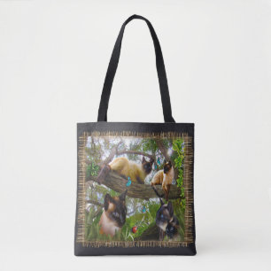 Bolsa Tote Siamese Sophie jogando em seu jardim