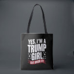 Bolsa Tote Sim, eu sou uma Garota de Trump Superando a eleiçã<br><div class="desc">Sim,  eu sou uma garota idiota superando as eleições de 2024</div>