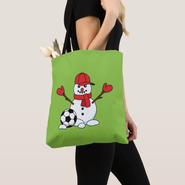 Bolsa Tote Snowman engraçado com bola de futebol (Close Up)