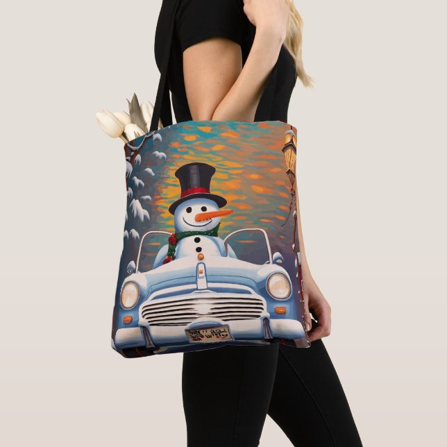 Bolsa Tote Snowman in a convertible car (Close Up)