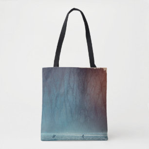 BOLSA TOTE SOBREFERÊNCIA NO CORPO DA ÁGUA PERTO DO CLIFF MA