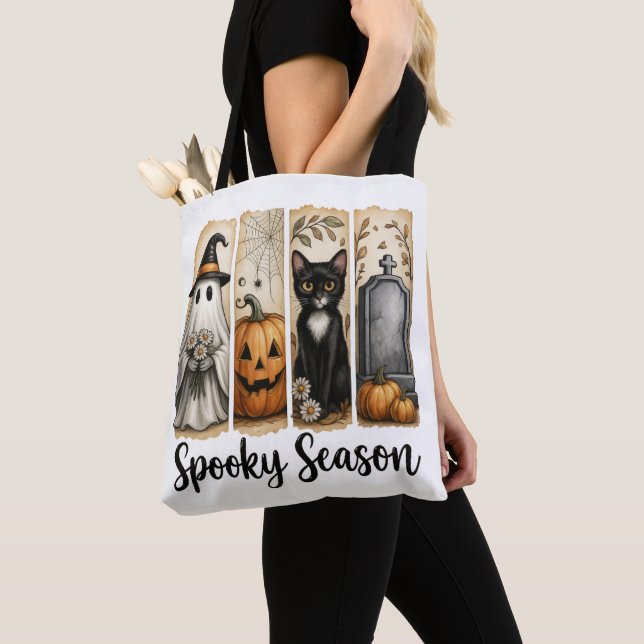 Bolsa Tote Spooky Season Halloween Black Cat, Ghost, Pumpkin  (Close Up)