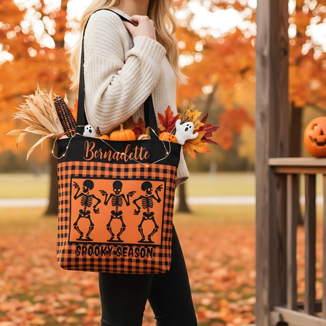 Bolsa Tote Spooky Season Skeleton Trio Orange & Black Plaid  (Criador carregado)