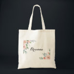 Bolsa Tote Summer Breeze Calliografia Floral Bridesmaid<br><div class="desc">Esta bolsa de tote da dama de caligrafia floral de brisa floral é o presente perfeito para apresentar suas damas de honra e madrinha de casamento para um casamento rústico. O design apresenta flores rosa de cor-de-água rosa,  pinceladas,  púrpura pintadas à mão,  com folhagem verde.</div>