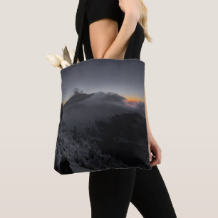 Bolsa Tote Sunset vulcânico sobre picos majestosos de montanh
