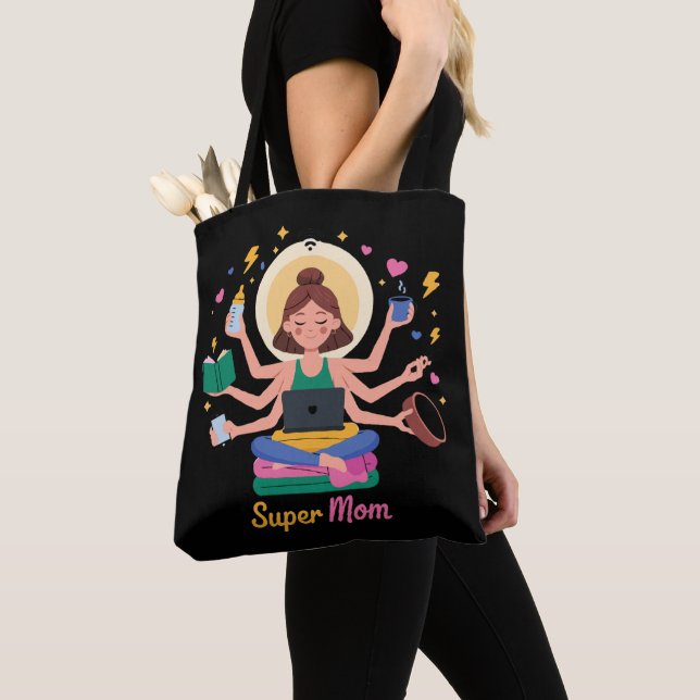 Bolsa Tote Super Mãe Multitarefa Gráfico do Dia das Mães (Close Up)