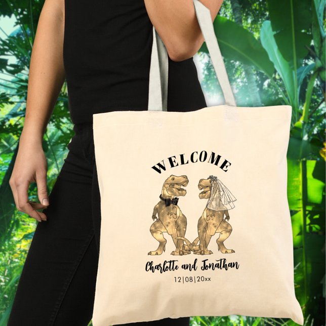 Bolsa Tote T-Rex Bride e Casamento do Groom Dinossaur Bem-Vin (Dinosaur themed wedding welcome favor tote with funny T-Rex bride and groom)