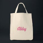 Bolsa Tote Tendência de Diversão de Manuscrito Rosa Personali<br><div class="desc">Divertido e divertido - este saco de tote personalizado em nome da sua escolha adiciona estilo à sua rotina diária. Em tons de rosa. Personalize-o com um nome ou mensagem para torná-lo exclusivamente seu. Perfeito para presentes personalizados, presentes de damas de honra, presentes de esportes em equipe, presentes para as...</div>