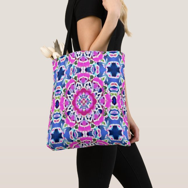 Bolsa Tote Tie Dye Mandala Padrão Denim Azul e Rosa (Close Up)