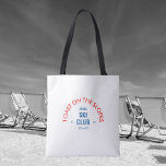 Bolsa Tote Torrada Nas Encostas Après Ski Club Vermelho & Azu<br><div class="desc">Saco de mão Torrada Nas Encostas Après Ski Club Retro Vermelho & Azul. Personalize com o ano da sua viagem de esqui e localização do resort. Perfeito para uma viagem de grupo de inverno ou como lembrança de uma festa de solteira(o) com tema de esqui ou como um souvenir de...</div>