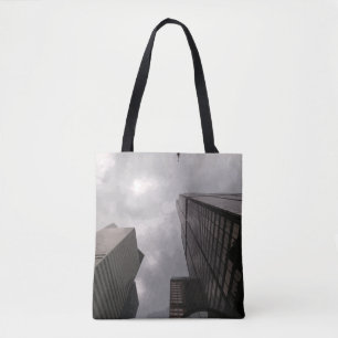 Bolsa Tote Torre na cidade.