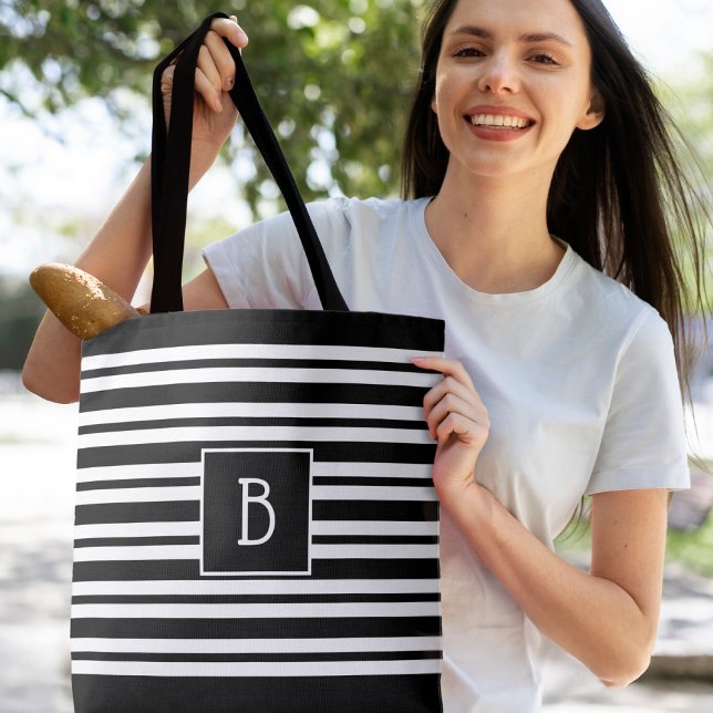 Bolsa Tote Trendy Modern Monograma inicial Black White Stripe (Trendy Modern Monogram Initial Black White Stripe Stylish Tote Bag)