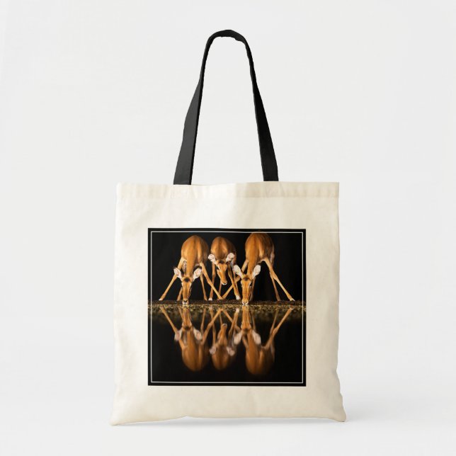 Bolsa Tote Três impalas bebem juntos à noite (Frente)