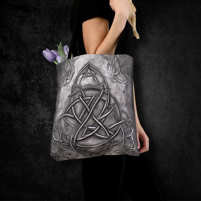 Bolsa Tote Triquetra Trinity Knot Silvery Pewter Faux Metal (Criador carregado)