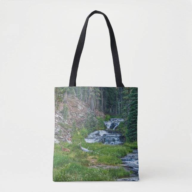Bolsa Tote Um Buck Rest em um rio em cascata (Frente)