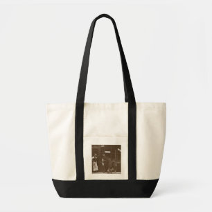 Bolsa Tote Um condenado "Home", 1876-77 (woodburytype)