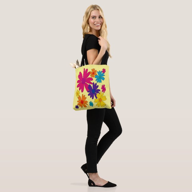 Bolsa Tote Um leito floral de flores margaridas (No(a) Modelo)