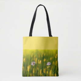 Bolsa Tote Uma abelha nas flores silvestres Primavera