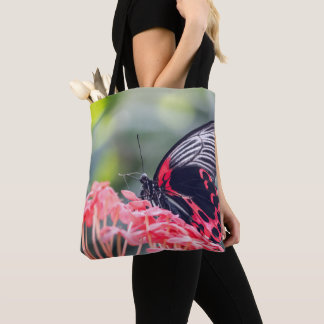 Bolsa Tote Uma borboleta impressionante vermelha e preta B