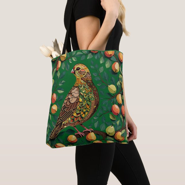 Bolsa Tote Uma Perdiz Em Um Estêncil Estilo Árvore de Pera (Close Up)