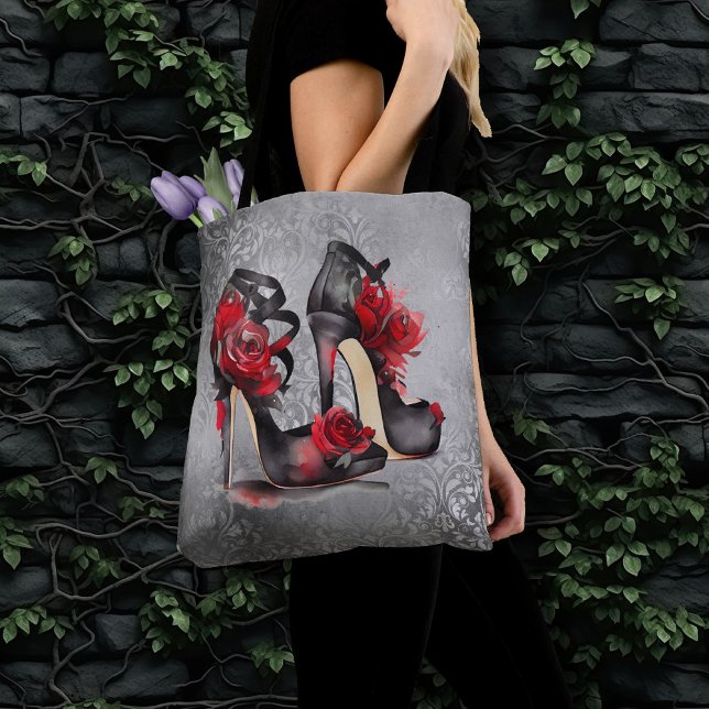 Bolsa Tote Vampy Strappy Stilettos | Rosas vermelhas em Grung (Criador carregado)