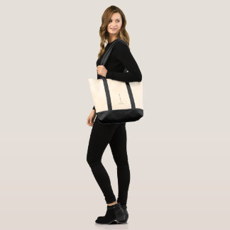 Bolsa Tote Vencendo Silenciosamente – Camiseta com Tipografia