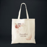 Bolsa Tote Vestido de Noiva Terracota com Roteiro de Flor Ros<br><div class="desc">Eleve os presentes das damas de honra com nossa bolsa tote floral rosa, uma combinação perfeita de design moderno e praticidade. Com uma flor de água rosa com folhagem elegante e espaço para personalizar para criar um acessório único, esses utensílios domésticos trazem um toque de charme clássico para os seus...</div>
