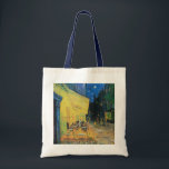 Bolsa Tote Vincent van Gogh Café Terrace à Noite<br><div class="desc">O "Cafe Terrace at Night" de Vincent van Gogh é uma peça de arte quintessencial que epitomiza o brilhantismo do artista e sua conexão com o mundo noturno. Representando um charmoso terraço de café banhado no brilho quente de lâmpadas a gás sob um céu estrelado, esta pintura captura a essência...</div>
