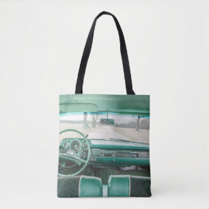 BOLSA TOTE VISTA INTERIOR DO VEÍCULO EM ESTRADA