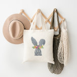 Bolsa Tote Wild Child<br><div class="desc">Todas as coisas boas são selvagens e livres. Bolsa apresenta uma cinza de coelhinho de cor aquosa adornada com uma coroa floral colorida e as palavras "criança selvagem" em letra de escrita de caligrafia branca.</div>