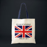 Bolsa Tote William & Catherine<br><div class="desc">Junte-se ao mundo em comemorar o casamento real do século em que o príncipe William casa Catherine "Kate" Middleton o 29 de abril de 2011.  Apoie a monarquia britânica com camisas comemorativas,  bonés,  canecas e decorado mais com a bandeira britânica para esta ocasião especial.</div>