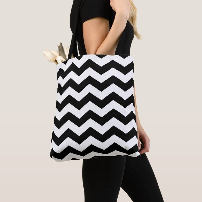 Bolsa Tote Zigzag Chevron Preto E Branco (Close Up)