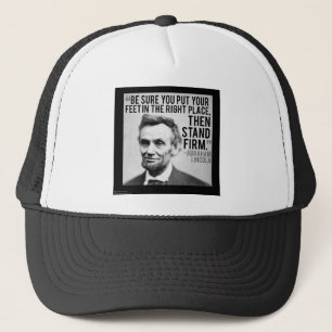 Boné Abe Lincoln e citação "Firme"