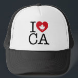Boné Amo CA | Eu Amo o chapéu de caminhoneiro personali<br><div class="desc">Informe a todos o quanto você ama o Canadá com este "I Love CA" que traz a tipografia retrô e o sotaque cardíaco das folhas. A maneira perfeita de mostrar seu orgulho e amor pelo Canadá. Outros países,  Estados,  províncias e cidades estão disponíveis.</div>