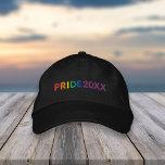 Boné Ano Personalizado do Orgulho Arco-Íris<br><div class="desc">Prepare-se para o orgulho com este boné bordado fantástico! Design apresenta a palavra "PRIDE" em letras arco-íris,  com o ano ao lado em roxo.</div>