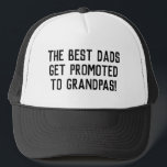 Boné Anúncio de gravidez Promo Avô a ser<br><div class="desc">Pode ser personalizado para atender às suas necessidades. © Gorjo Designs. Feito para você através da plataforma Zazzle // Precisa de ajuda para personalizar seu design? Tem outras ideias? Sinta-se à vontade para entrar em contato comigo (Zoe) diretamente através do botão de contato abaixo.</div>