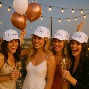 Boné Bachelorette Bridesmaid de Script Minimalista Mo