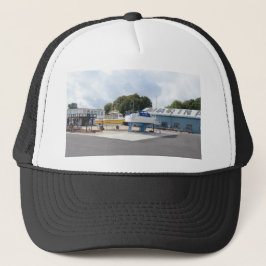 Boné Barcos Em Terra