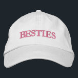 Boné Besties Melhores Amigos Personalizados em Tipograf<br><div class="desc">Besties Melhores Amigos Tipografia Moderna O Boné de Baseball Boriderado Personalizado apresenta o texto simples e bordado "Besties". Perfeito como presente para seu melhor amigo,  primo,  irmã,  mãe e muito mais. Criado pelo Evco Studio www.zazzle.com/store/evcostudio</div>