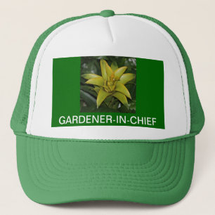 BONÉ BONÉ, GARDENER-IN-CHIEF, BROMELIAD VERDE