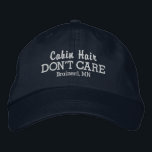 Boné Bordado Cabelo engraçado não se importa com o nome da cida<br><div class="desc">Um chapéu engraçado de baseball que diz "Cabelo de Cabina não se importa". Adicione o nome da sua cabana ou cidade do lago favorita (ou apague). Altere facilmente o texto e essa cor. Quer você esteja indo para norte até a cabana ou passando um dia no lago, isso logo se...</div>