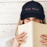 Boné Bordado 'Pessoa do Livro' Bordado Twill<br><div class="desc">Chamando todos os nerd de livros - este é para você! ・ Chino confortável boné com uma nota pré-curvada ・ Precinta ajustável de pano e fecho antigo da fivela de latas ・ design não estruturado e de baixo perfil para um ajustado perfeito ・ Mostre orgulhosamente seu amor pela leitura em...</div>